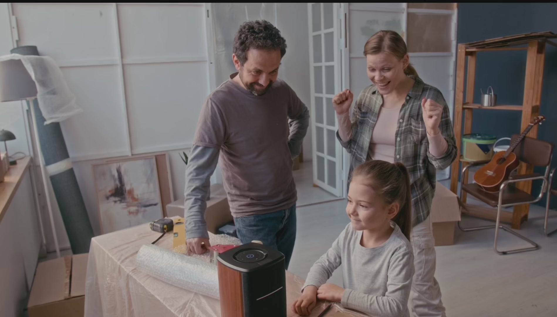 Încarcă clipul video: 